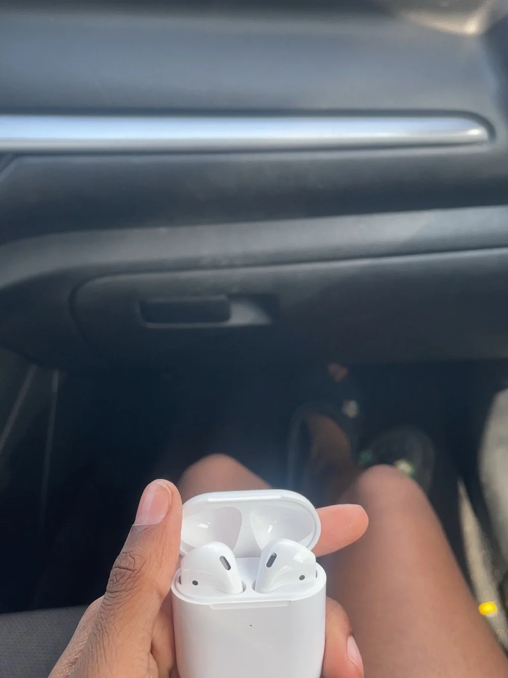 Apple White Wireless Earbuds (AirPods Pro-style)